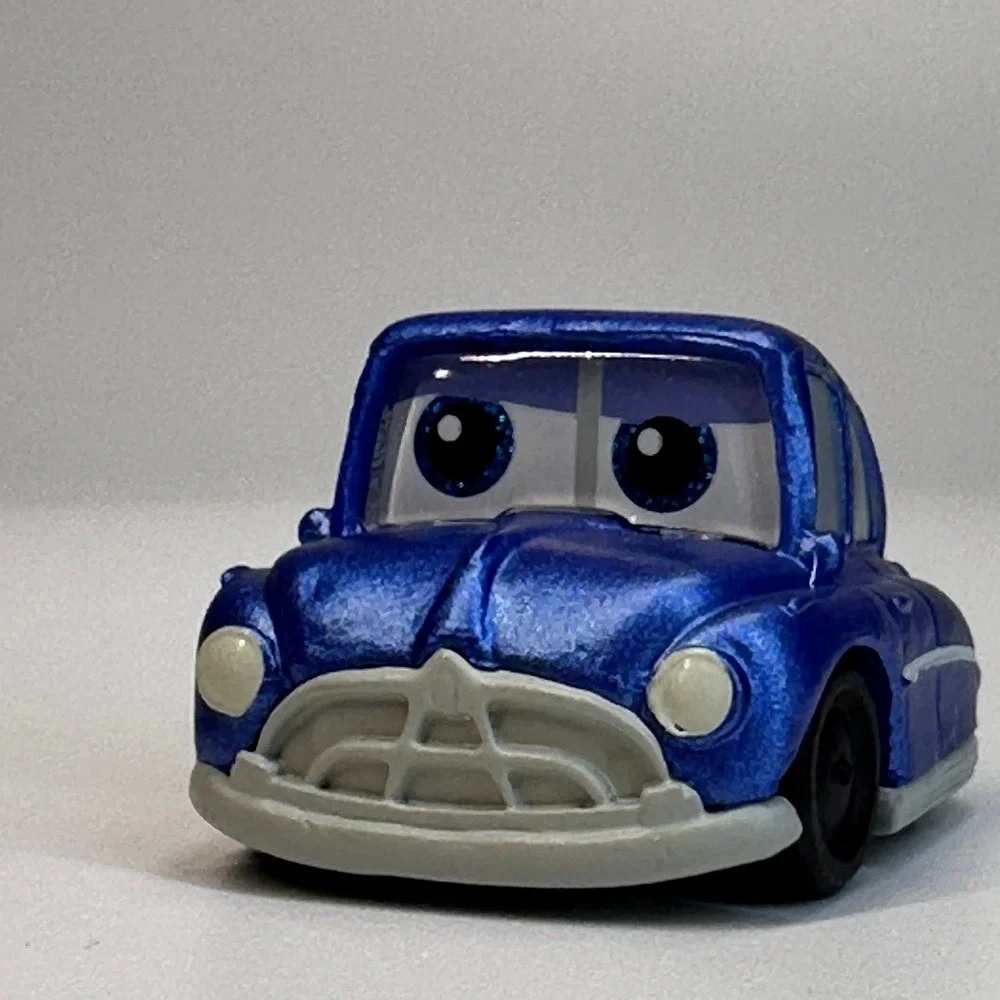 Disney Doorables Pixar CARS Lightning McQueen Mater Sally Doc Hudson Series 9